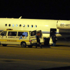 Una ambulancia y un avión para trasladar órganos donados. RAMIRO