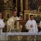 El obispo de Astorga, Camilo Lorezo, en la última misa del Año Jubilar
