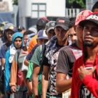 Migrantes hondureños que decidieron acogerse a la tarjeta humanitaria para establecerse de manera legal en territorio mexicano.