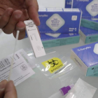 Test de autodiagnóstico en una farmacia de León. DL