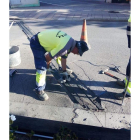 Trabajos de reparación de las juntas del puente ferroviario. DL