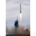 El país entero siguió por la televisión el lanzamiento