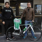 Miguel Ángel y Pablo con el maillot del Caja Rural-RGA.