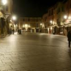 Imagen de la plaza San Martín, el corazón del Húmedo, una noche a la hora de recoger