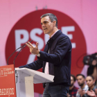 Pedro Sánchez en la presentación del candidato a la Alcaldía de Cáceres. JERO MORALES