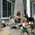 Kennedy con su familia en la casa de verano en Hyannisport. BIBLIOTECA JOHN F. KENNEDY /EFE
