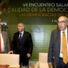 Félix José Tezanos, Julio Fermoso, y Gregorio Peces Barba, que ofreció la conferencia inaugural