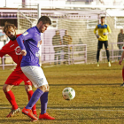 Álvaro volverá a ser la referencia ofensiva bañezana. F. OTERO