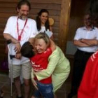 Valcarce se mostró muy cercana y sonriente con todos los niños