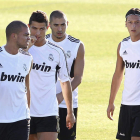 Pepe, Ronaldo, Benzema y Ozil, durante el entrenamiento para preparar el partido.
