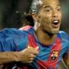 Ronaldinho festeja uno de los goles marcados esta temporada
