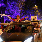 Los iraníes celebran en las calles de Teherán el acuerdo alcanzado.