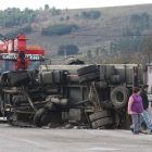 El accidente se produjo a la altura del kilómetro 374 de la Nacional VI, a su paso por la localidad de Almázcara.