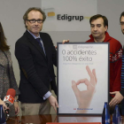 Adriana Ulibarri, Agustín Tapia y los delegados sindicales de Edigrup.