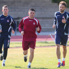 Cembranos, en el centro, junto a Calzado y Joshua en un entrenamiento de la Cultural.