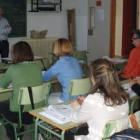 Manoli Ordás y Francisco Castañón acudieron al seminario de consumo que ofreció la Diputación en Nav