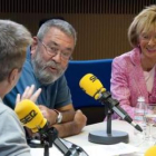 Fernández de la Vega y Cándido Méndez, ayer, durante una entrevista.