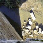 Piedras de la estructura sobre el río. ACACIO