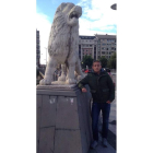 El delantero Isaac Aketxe, en el Puente de los Leones.