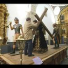 La iglesia de San Antón de Ponferrada ha sido habilitada para acoger el Museo de las Cofradías de Semana Santa, un espacio que recoge las más valiosas curiosidades de la celebración de la Pascua en la ciudad.