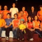 Miembros del grupo de teatro «El Escarpín» de Villablino, que mañana clausuran el certamen local