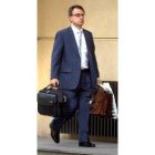 El ministro Alonso, con los familiares del Yak-42 en su despacho