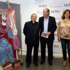 Francisco Rodríguez, Antonio Silván y Margarita Torres, junto a Alfonso V. MARCIANO PÉREZ