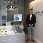 Álvaro Villarroel Muñoz en Croqueta y Presumida, en pleno centro de León, en Ordoño a la altura del 25. Una tienda delicatesen para los amantes de las croquetas artesanas, bien hechas, elaboradas de manera natural, frescas, hechas cada día con leche de ca