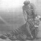 Prisciliano García Gaitero (de pie), junto a Apolonio Muñoz