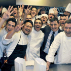El cocinero Joan Roca, a la derecha, junto a sus hermanos y otros miembros del equipo.