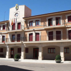 Fachada del Ayuntamiento de Valencia de Don Juan, que forma agrupación con San Millán. MEDINA