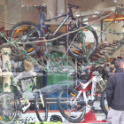 Una de las diversas tiendas especializadas en bicicletas que hay en Ponferrada.