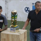 Neymar y su padre en un evento deportivo.