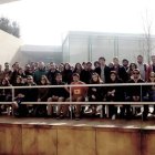 Foto de familia de los estudiantes portugueses, ayer. DL