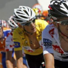 Frank Schleck en el centro junto a Carlos Sastre.