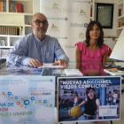 El director de Proyecto Hombre, Jorge Peña, y la subdirectora médica de Asistencia Sanitaria, Isabel González. DL