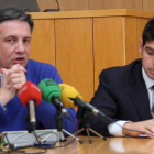 Los concejales de Personal y Hacienda, Francisco Herrero y Fernando Vélez, en la rueda de prensa.