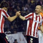 Llorente y Toquero celebran la victoria bilbaína.