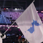 Las dos coreas desfilan bajo una misma bandera en la inauguración de los JJOO.