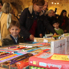 La Feria del Libro, en la capilla de San Esteban, está abierta a todos los públicos. A. VALENCIA
