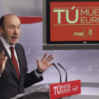 Rubalcaba tras reunirse con los coordinadores de la campaña.