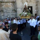 Una pareja pisó los primeros racimos preparatorios para la vendimia
