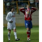 Miguel Alfonso, a la izquierda, pidió la camiseta a Torres el año pasado