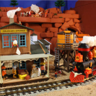 Imagen del tren llegando a la estación de Colorado Springs, en una escena del Belén de Gordoncillo. DL