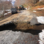 Socavón en la carretera que va de Boca de Huérgano a Santa Marina de Valdeón. CAMPOS