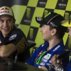 Márquez, junto a Lorenzo y Rossi en una rueda de prensa.