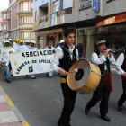 Los apicultores protagonizan un pasacalles por La Bañeza.