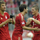 Javi Martínez, en el centro, debutó en la Bundesliga al sustituir a Bastian Schweinsteiger.