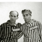 Prisciliano García gaitero (derecha) con un compañero del campo de concentración. EDILESA