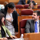 Los procuradores socialistas Ana Redondo, Ana Sánchez y David Jurado, durante el Pleno.